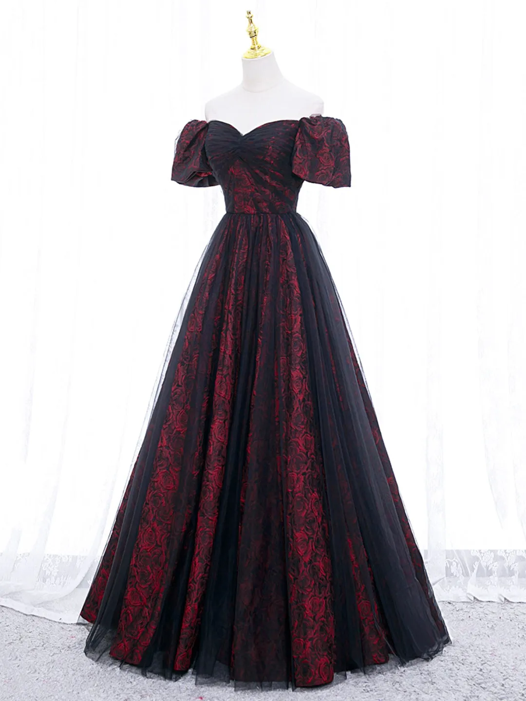 Elegant A-Line Black/Burgundy Tulle Lace Long Prom and Formal Dress