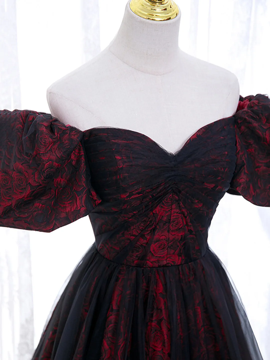 Elegant A-Line Black/Burgundy Tulle Lace Long Prom and Formal Dress