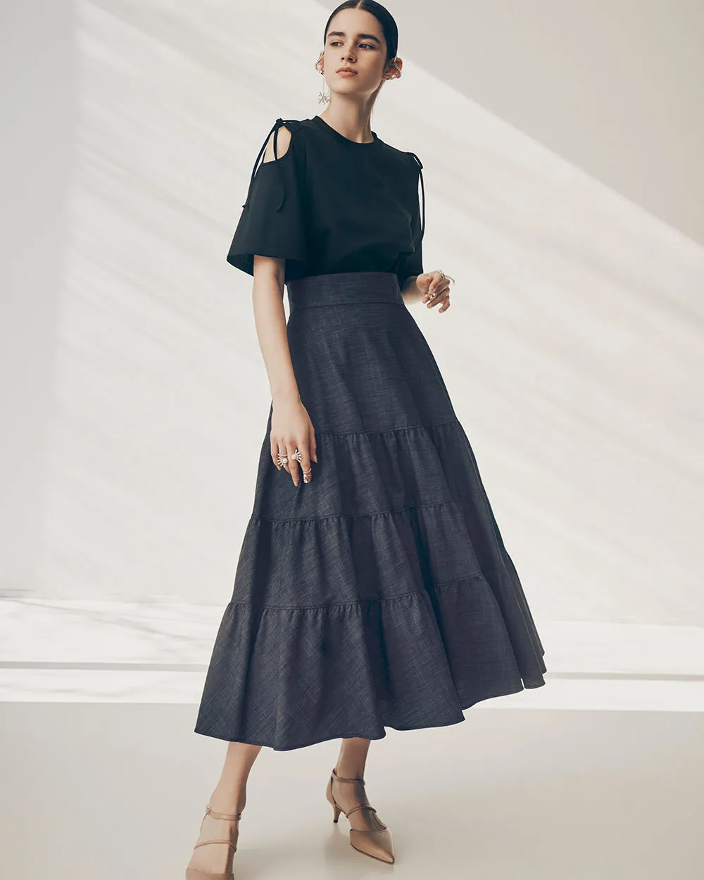 Sure! A more optimized title for the Indigo Hanabi Skirt could be:

Elegant Indigo Hanabi Skirt - Flowy Summer Maxi Skirt with Floral Design

Feel free to let me know if there are specific features or styles youd like to highlight further!